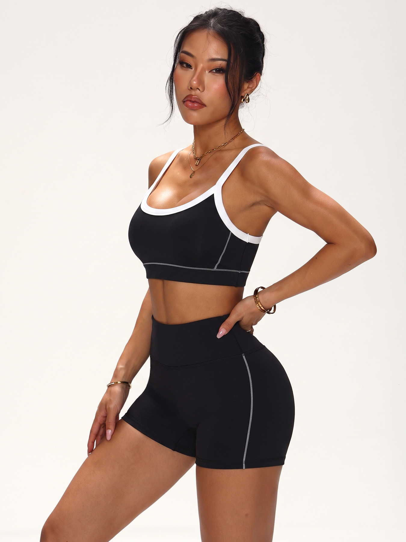 コントラストトリムシームレスワークアウトセット レディース  - Minimizer Bra Women のレビューと価格