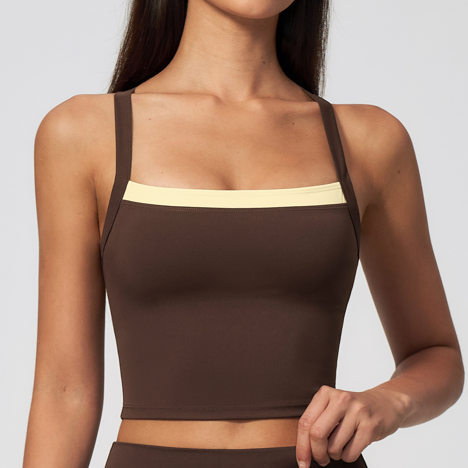 女性用クロスバックヨガタンクトップ、プッシュアップスポーツブ - Minimizer Bra Women のレビューと価格